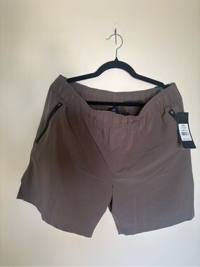New With Tags LEG3ND Men's brown Elastic Drawstring Shorts with zipper pockets L